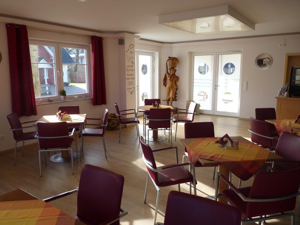 Cafe Und Pension Blohm ไกรฟ์สวัลด์ ภายนอก รูปภาพ