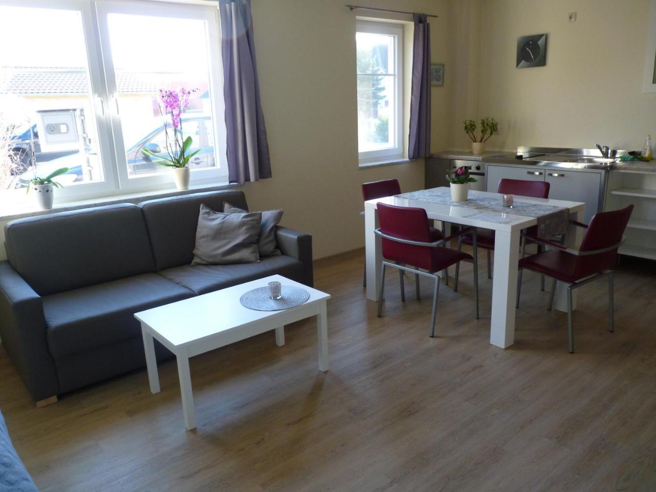 Cafe Und Pension Blohm ไกรฟ์สวัลด์ ภายนอก รูปภาพ