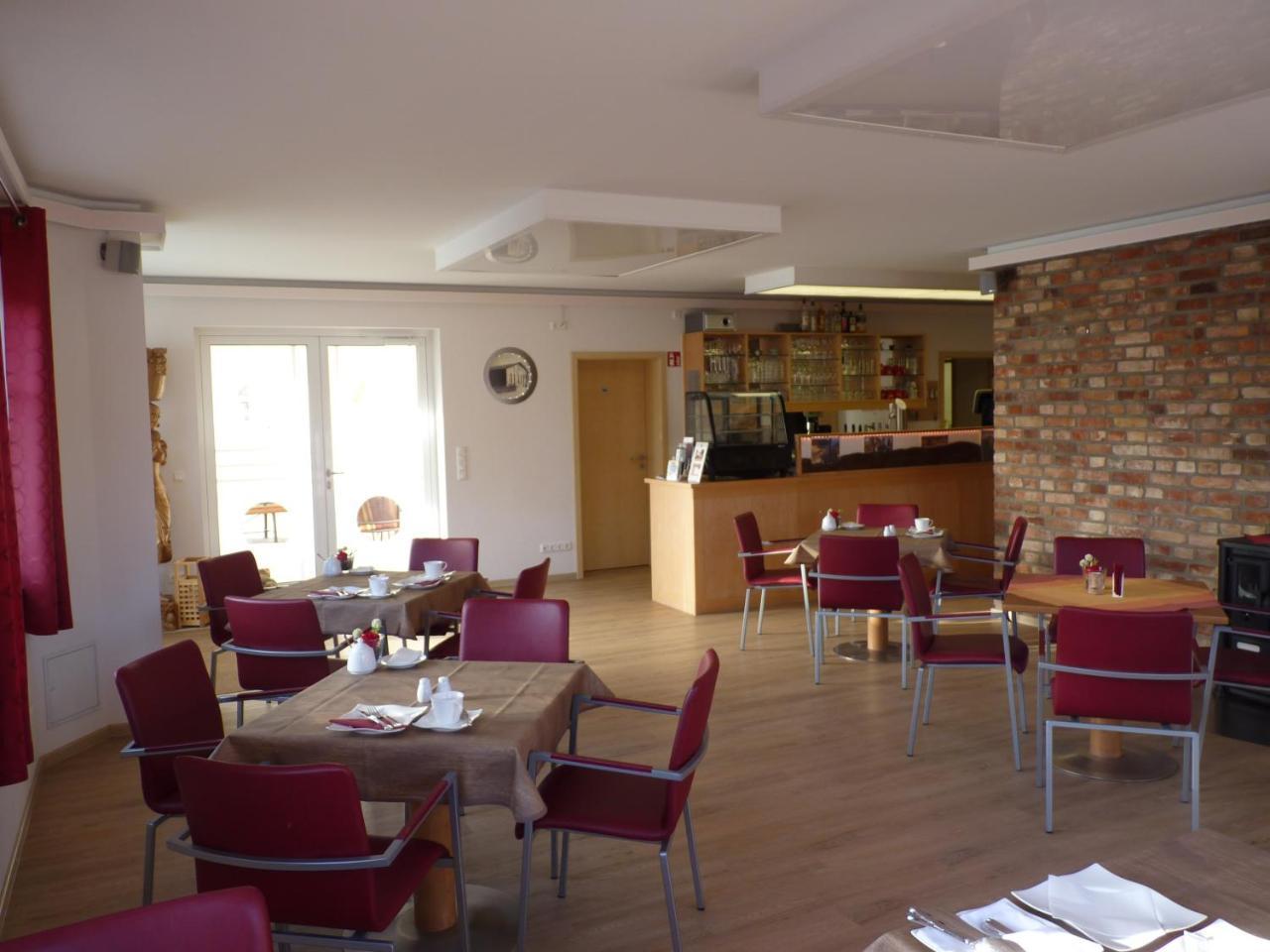 Cafe Und Pension Blohm ไกรฟ์สวัลด์ ภายนอก รูปภาพ