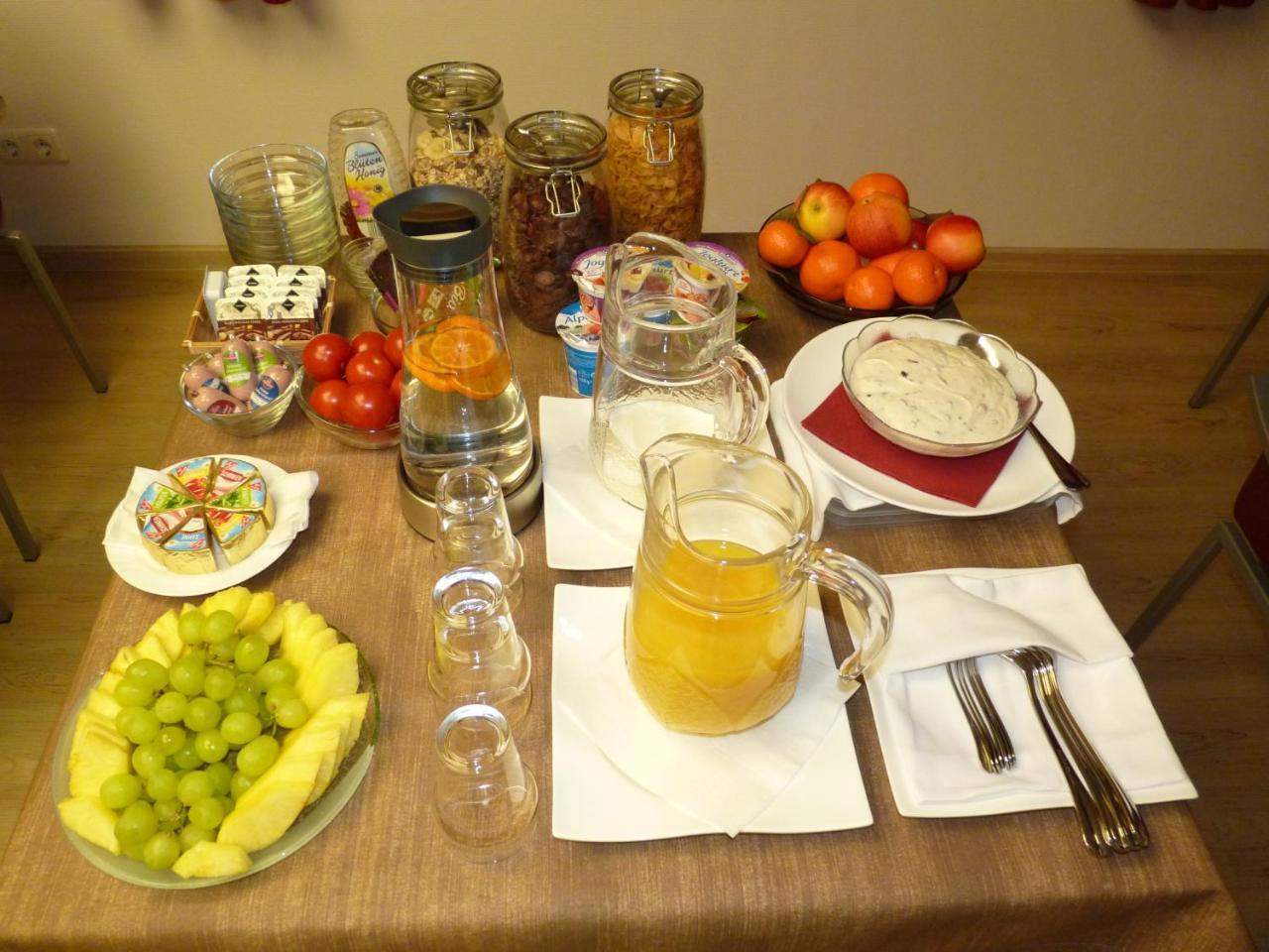 Cafe Und Pension Blohm ไกรฟ์สวัลด์ ภายนอก รูปภาพ