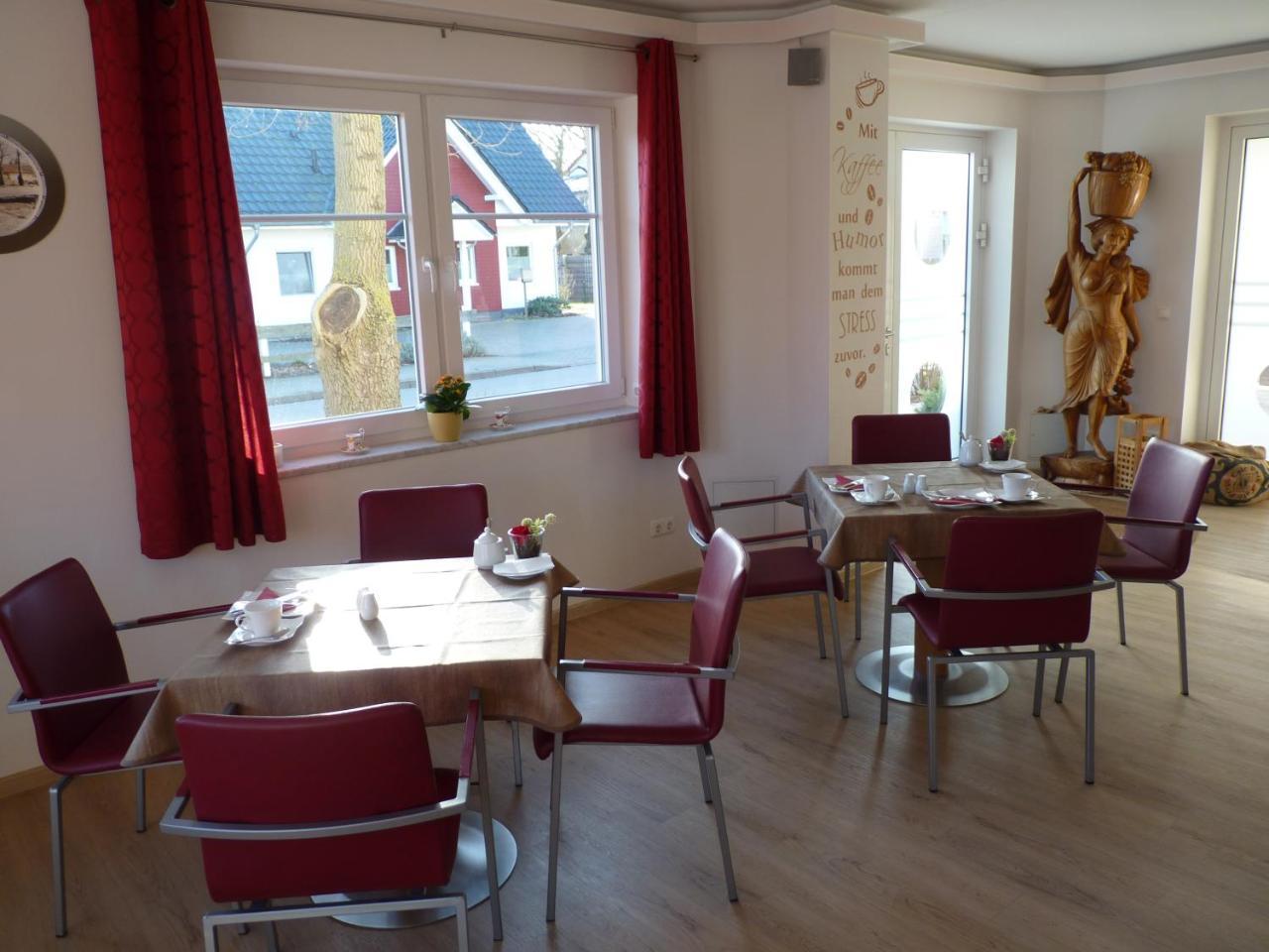 Cafe Und Pension Blohm ไกรฟ์สวัลด์ ภายนอก รูปภาพ